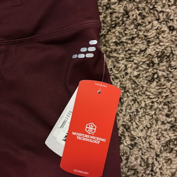 Athletic leggings BRAND NEW 🆕 - Picture 2 of 3